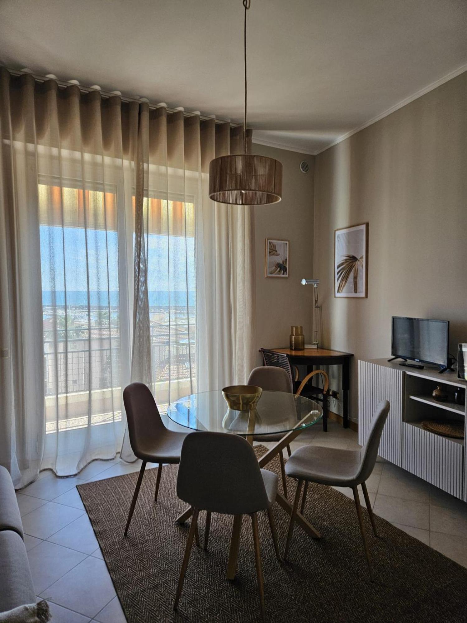 Appartamento La Baia Nel Porto Sanremo Esterno foto