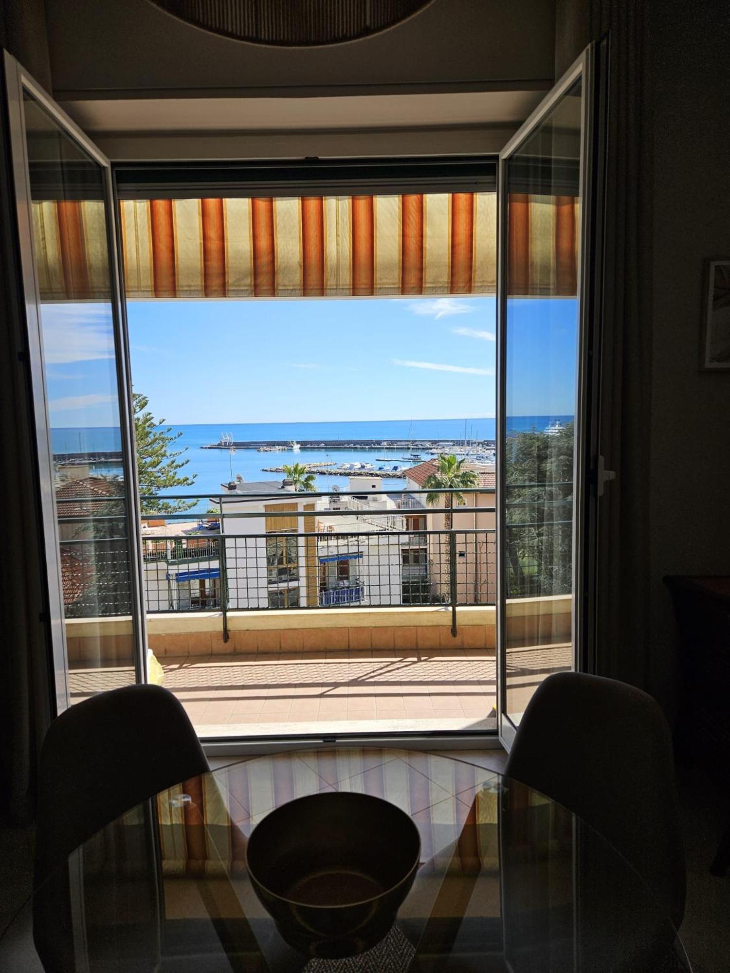 Appartamento La Baia Nel Porto Sanremo Esterno foto