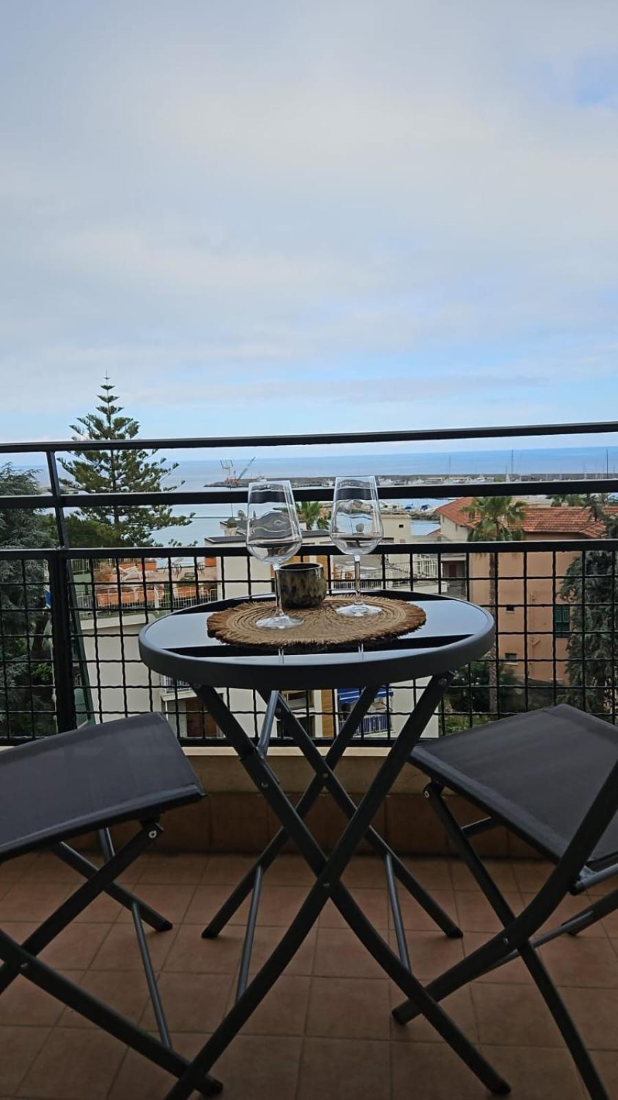 Appartamento La Baia Nel Porto Sanremo Esterno foto